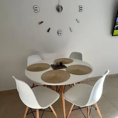 Apartment Con Piscina ,parking Y Aire Acondicionado